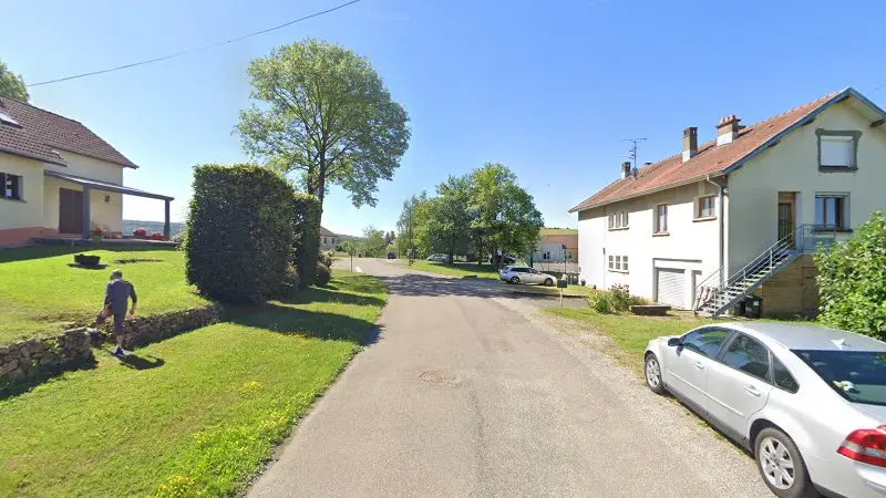 Vue de la rue devant MTPA, Villers-sur-Saulnot