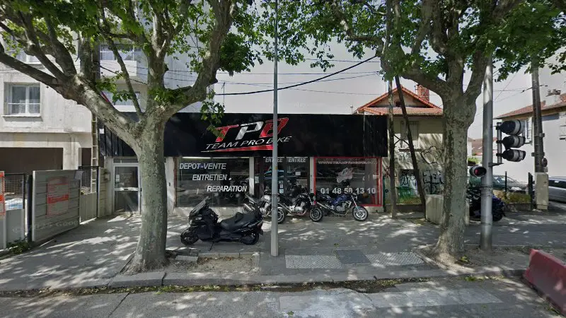 Vue de la rue devant Team Pro Bike, Les Pavillons-sous-Bois
