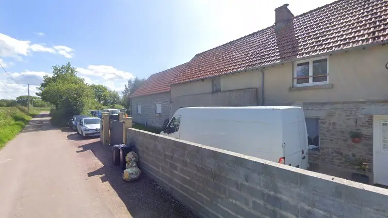 Vue de la rue devant GARAGE PREMIER - JCB AUTOMOBILES, Millières