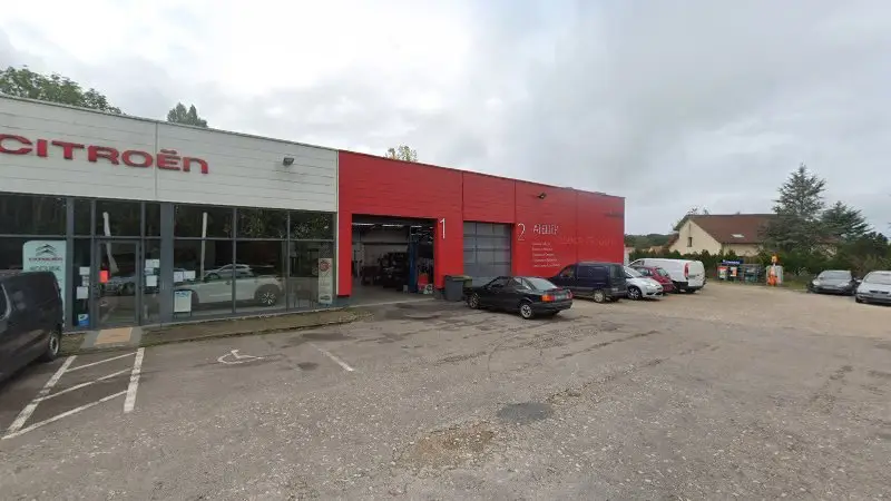 Vue de la rue devant Garage Rolin Sarl - Citroën, Bulgnéville