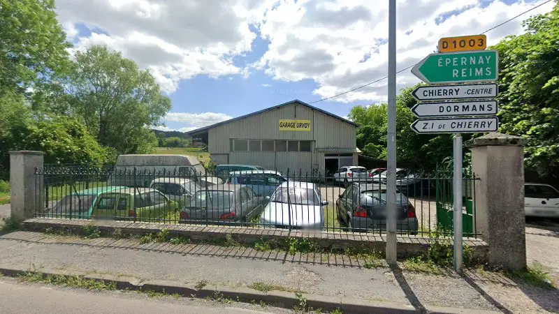 Vue de la rue devant Oto Repar Garage URVOY, Chierry