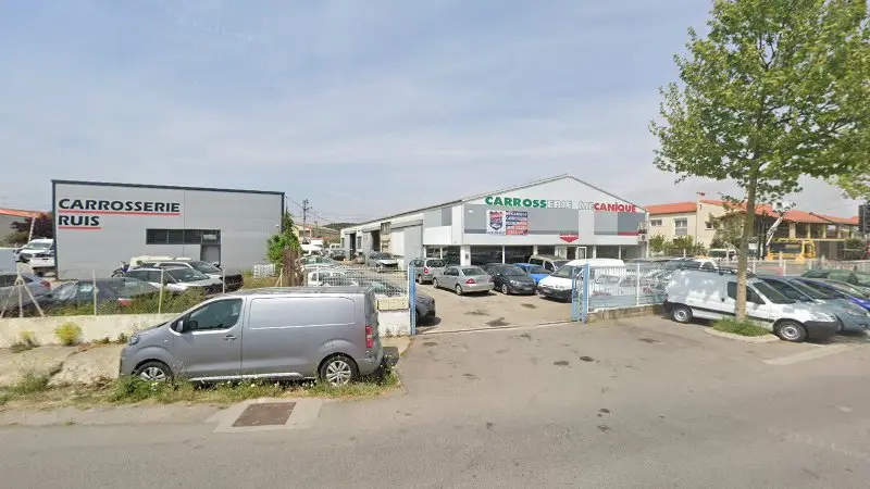 Vue de la rue devant ID motors and co, Le Boulou