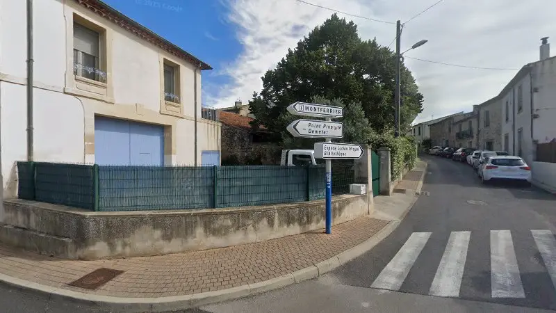 Vue de la rue devant CUB'AUTO - épaviste ( pas de pièces détachées ), Montferrier-sur-Lez