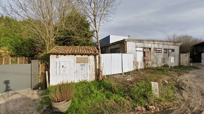 Vue de la rue devant JimCar 33, Latresne