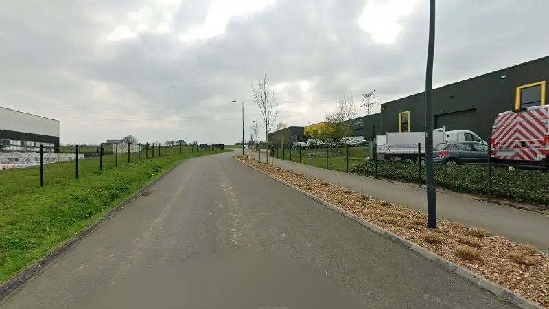Vue de la rue devant Solution FLC Agt Exclusif Gruau, Noyal-sur-Vilaine