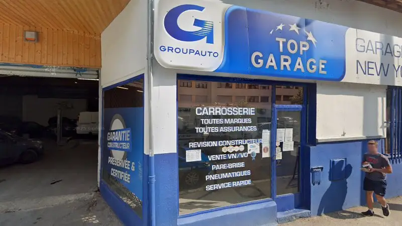 Vue de la rue devant TOP CARROSSERIE - GARAGE DE NEW YORK, Grenoble