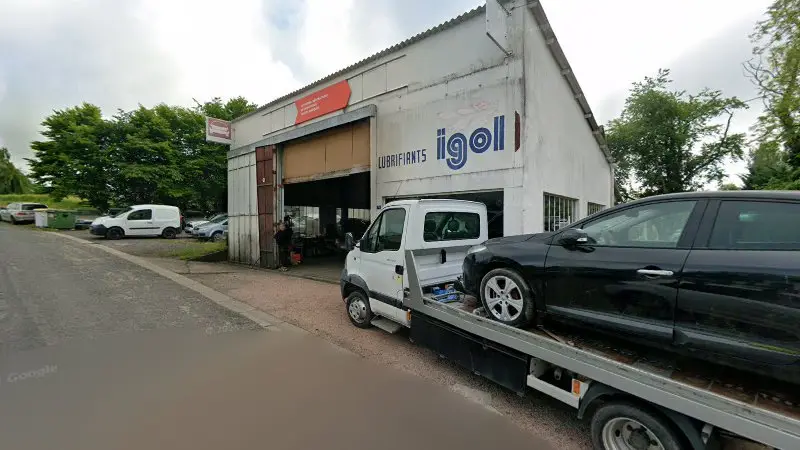 Vue de la rue devant Eurorepar Garage Desbouis, Treteau