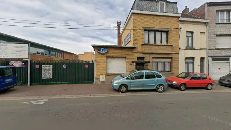 Vue de la rue devant Motrio - Garage BG auto, Tourcoing