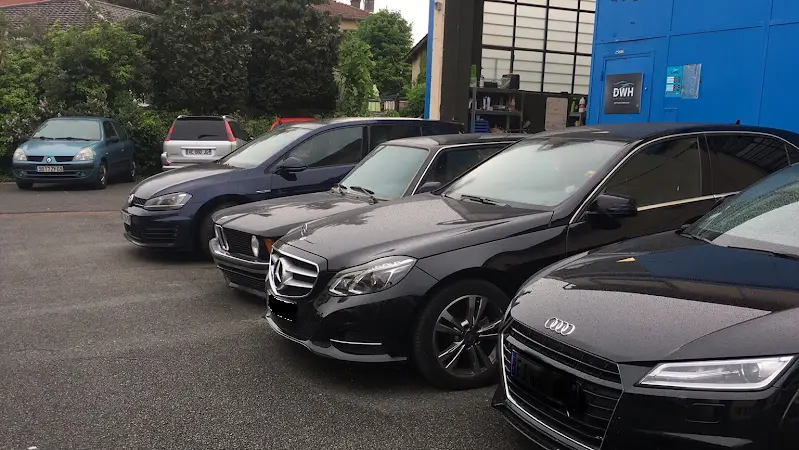Photo publiée sur la fiche Google de CARROSSERIE DWH LYON, Rillieux-la-Pape