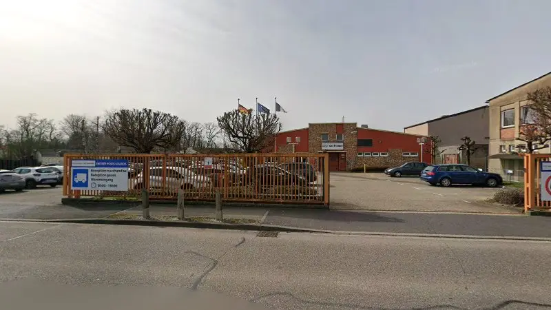 Vue de la rue devant SM France Sàrl, Sarreguemines