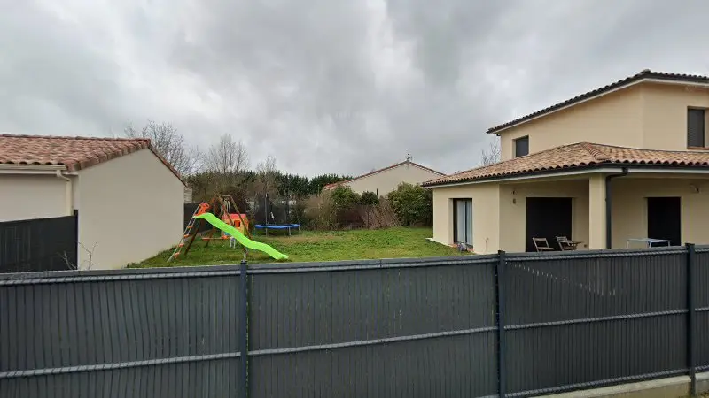 Vue de la rue devant Compagnie Française du Vitrage - affiliée au réseau Glass Pro Services, Verfeil
