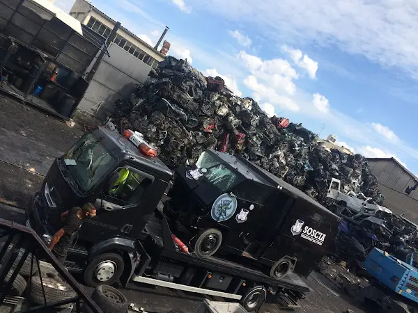 Photo publiée sur la fiche Google de AUTO DIAMANT SARL dépannage et remorquage 24h/24 Enlèvement Épave Voiture gratuit en île de France - Épaviste VHU Agréé, Nanterre