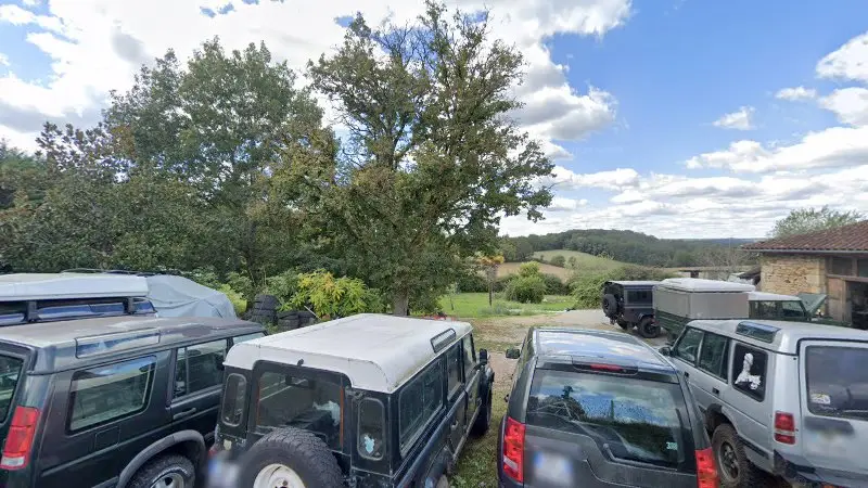 Vue de la rue devant GARAGE CTTP CENTRE TOUT TERRAIN DU PERIGORD, Le Buisson-de-Cadouin