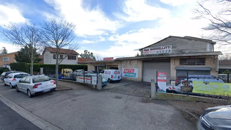 Vue de la rue devant Autoprimo - Garage Sardellitti, Corbas