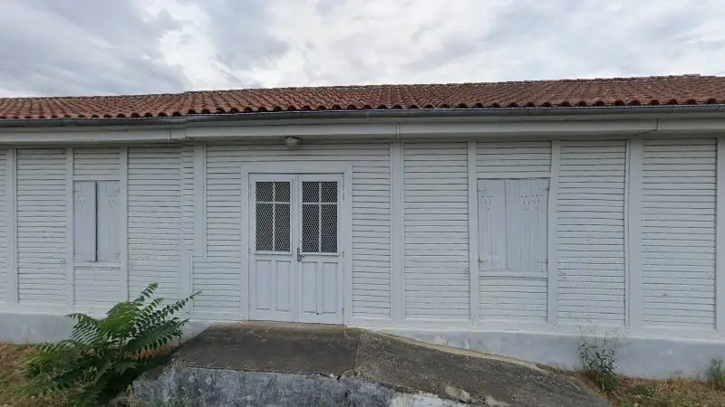 Vue de la rue devant Garage Pradayrol - Entretien, reparation, diagnostic pneus, Capdenac-Gare