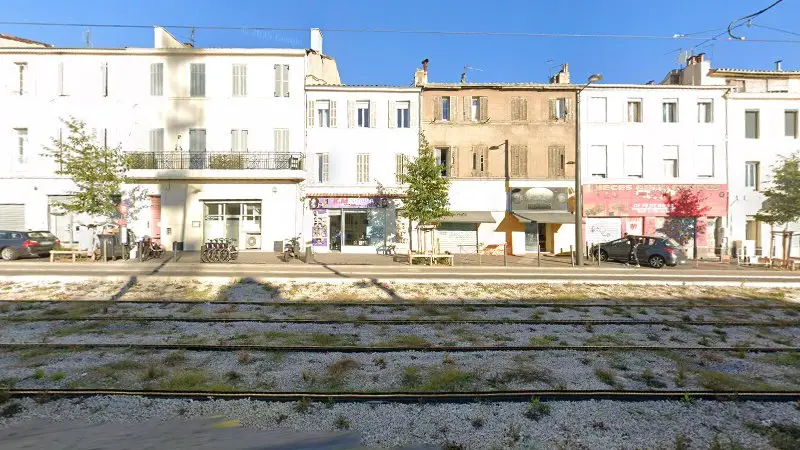 Vue de la rue devant Ste Industrielle Automobile de Provenc, Marseille