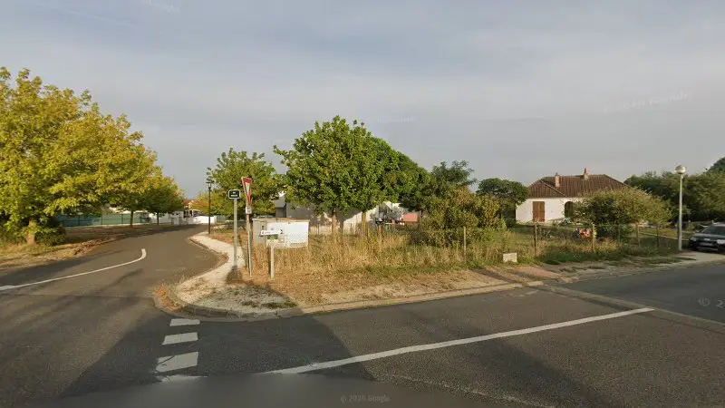 Vue de la rue devant Mon Garage - Mon Carrossier, Athée-sur-Cher