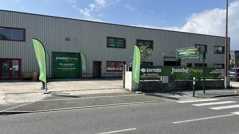 Photo publiée sur la fiche Google de Jumbo Pneus MELUN, Vaux-le-Pénil