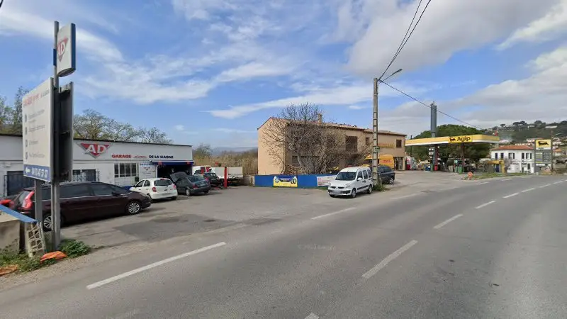 Vue de la rue devant Autoprimo - Garage DE LA SIAGNE, La Roquette-sur-Siagne