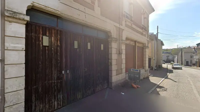Vue de la rue devant Garage Marc Sarl, Thiaucourt-Regniéville