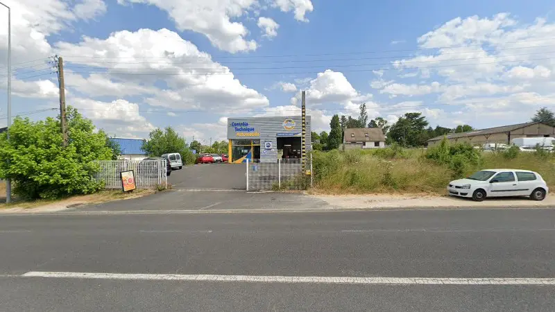Vue de la rue devant AS Auto Sécurité Contrôle technique BOURGES - AVENUE DE GAULLE, Bourges