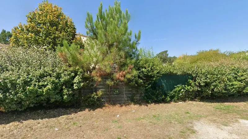 Vue de la rue devant MEC HANOT, Saint-Médard-en-Jalles
