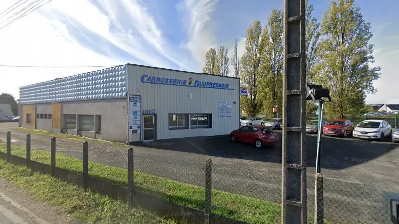 Vue de la rue devant CARROSSERIE DUPRESSOIR, Olivet