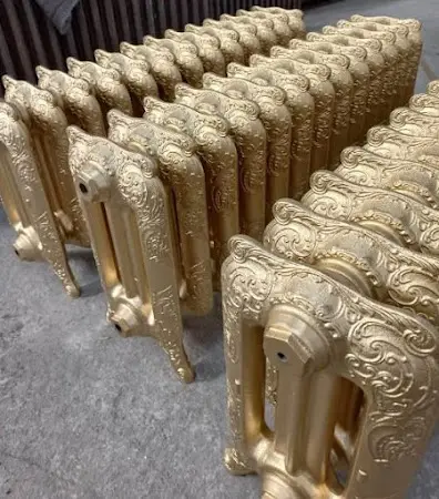 Photo publiée sur la fiche Google de Béchu Matériaux Anciens radiateur en fonte fleuri, Le Cellier