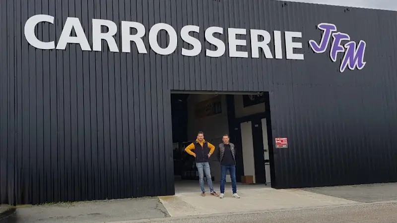 Photo publiée sur la fiche Google de Carrosserie JFM, Fauillet