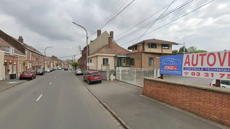 Vue de la rue devant CTH62 Controle Technique Autovision Henin-Beaumont, Hénin-Beaumont
