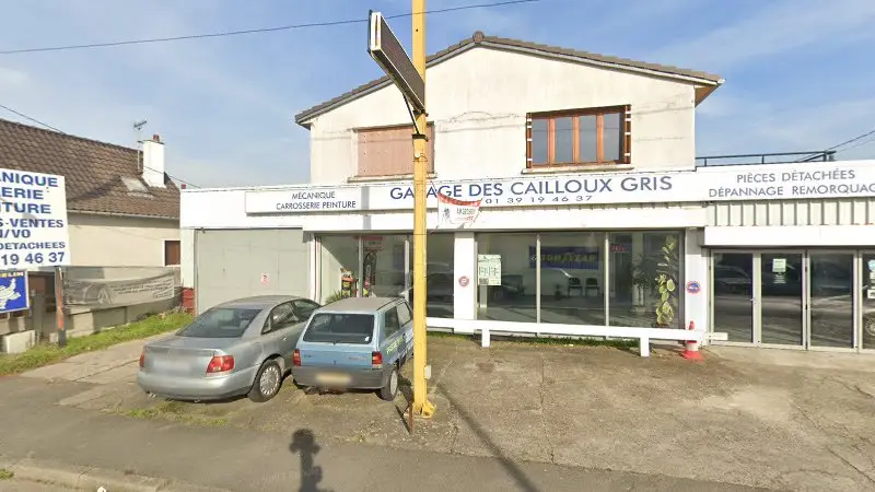 Vue de la rue devant Garage Des Cailloux Gris Sarl, Conflans-Sainte-Honorine