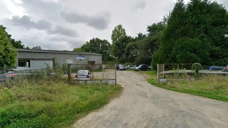 Vue de la rue devant Garage Dépannage de La Baie, Jullouville