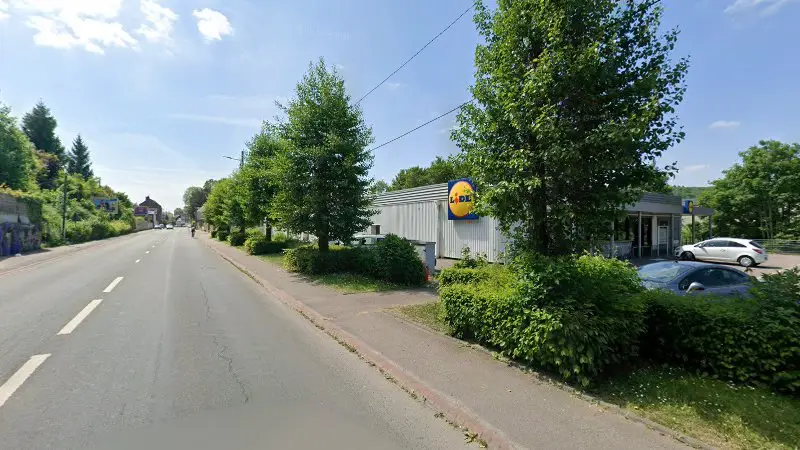 Vue de la rue devant GDH Atelier (Garage du houlme), Le Houlme