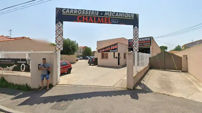 Vue de la rue devant Carrosserie Mecanique S. Chalmel, Perpignan