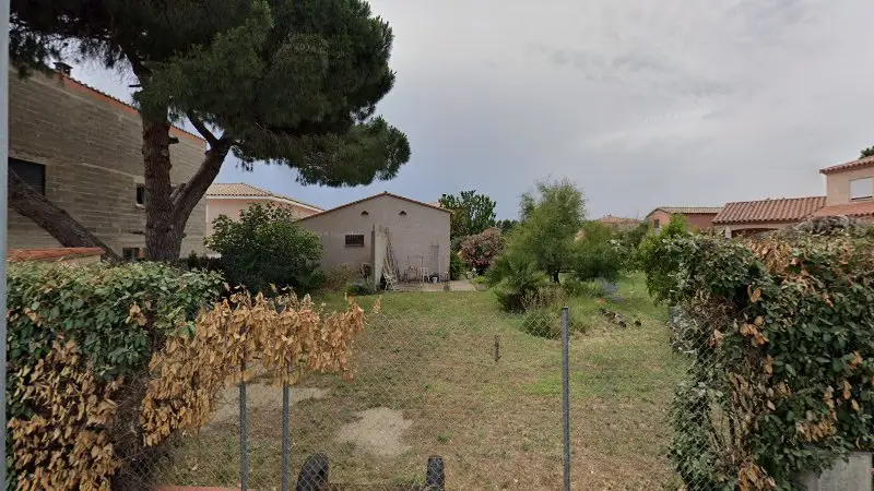 Vue de la rue devant Rol Christian, Sainte-Marie-la-Mer