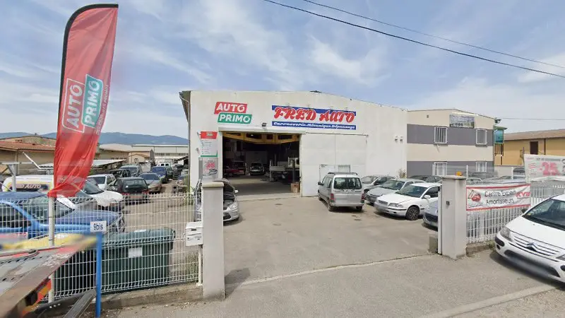 Vue de la rue devant Autoprimo - Garage FRED AUTO, Saint-Maurice-l'Exil