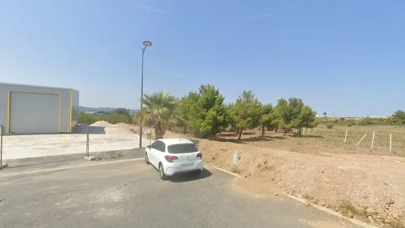 Vue de la rue devant Recacor France, Rivesaltes