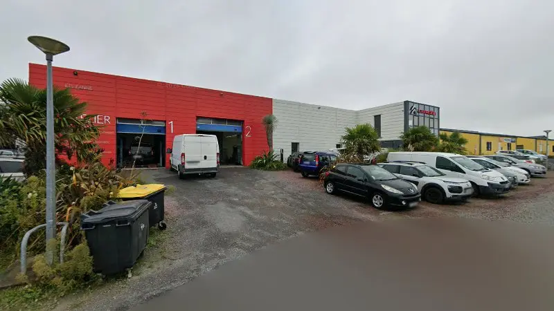 Vue de la rue devant SARL JEANNE - Citroën, Les Pieux