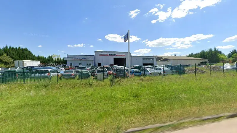 Vue de la rue devant Motorcraft, Saint-Hilaire-les-Andrésis