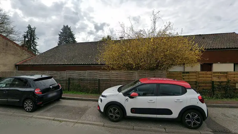 Vue de la rue devant Carrosserie Val de l'Aurence sud, Limoges
