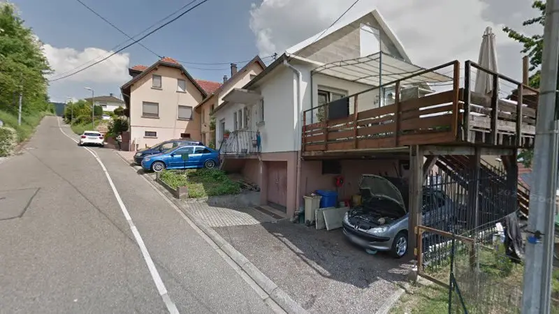 Vue de la rue devant My Car Services, Niederbronn-les-Bains