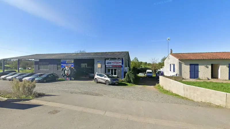 Vue de la rue devant Garage RIPAUD Thouarsais-Bouildroux - TOP GARAGE, Rives-du-Fougerais