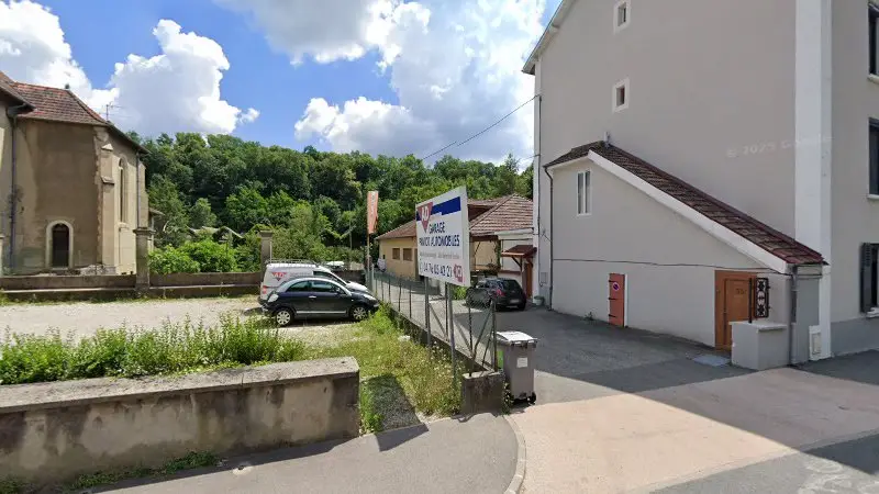 Vue de la rue devant AD Garage Expert PAVIOT AUTOMOBILES, Voiron