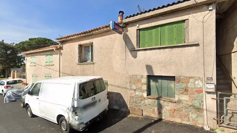 Vue de la rue devant Wijckmans Jean-Claude, Les Adrets-de-l'Estérel