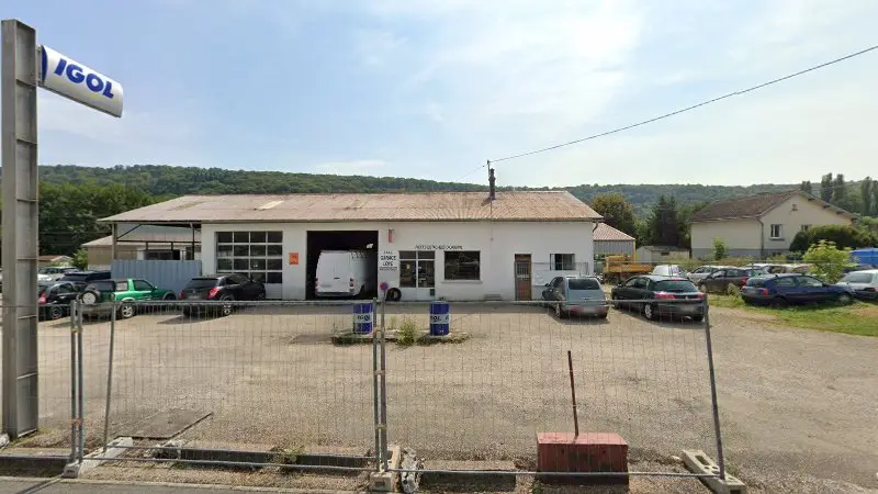 Vue de la rue devant Garage Loye Sarl, Marchaux-Chaudefontaine