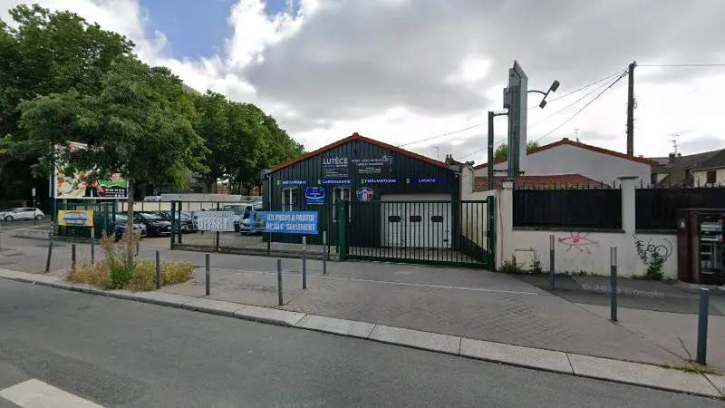 Vue de la rue devant LUTECE MOTORS & SERVICES, Villejuif