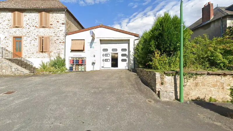 Vue de la rue devant Peyrat Michel, Saint-Maurice-les-Brousses