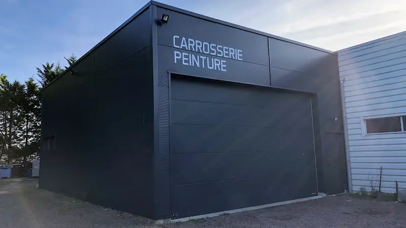 Photo publiée sur la fiche Google de Gennes Carrosserie, Gennes-Val-de-Loire