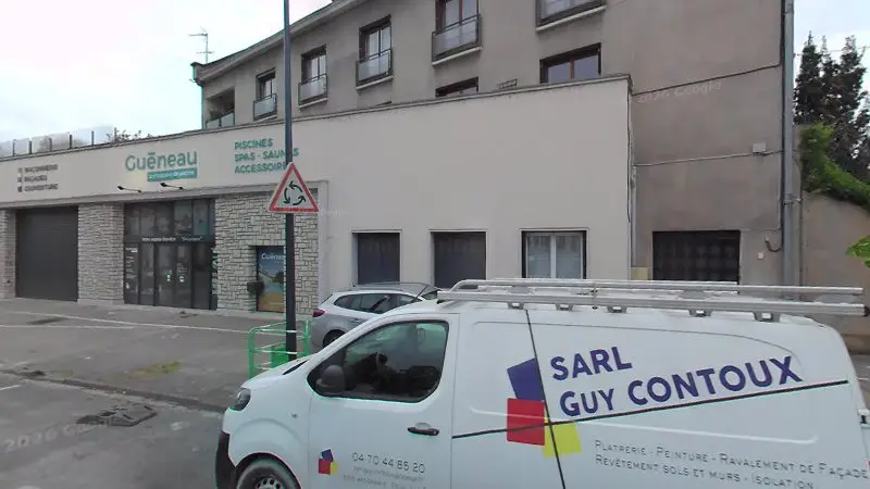 Vue de la rue devant Laurent Père et Fils SAS, Moulins