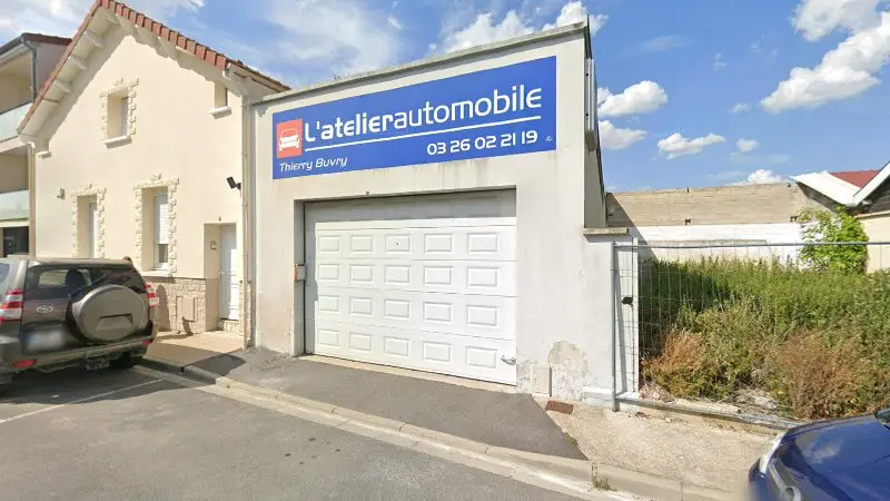 Vue de la rue devant Eurorepar L'Atelier Automobile, Bétheny